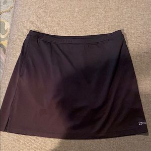Izod women’s skirt